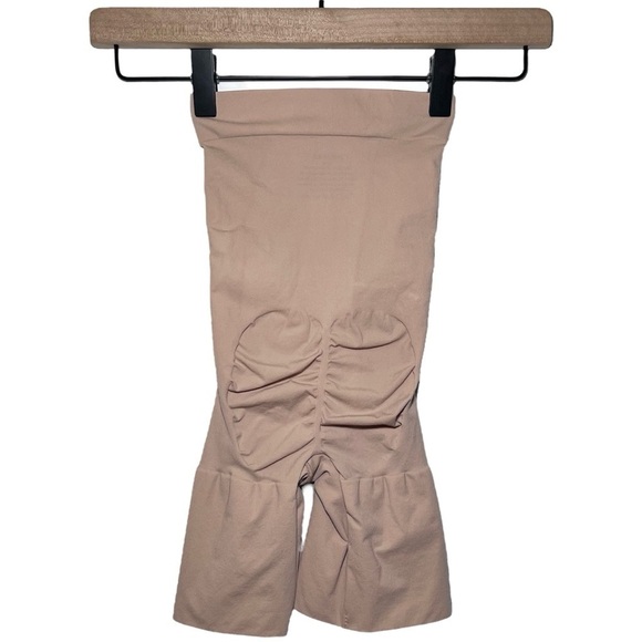 SKIMS Everyday Sculpt High-Waisted Mid Thigh Short in Clay - Picture 2 of 7